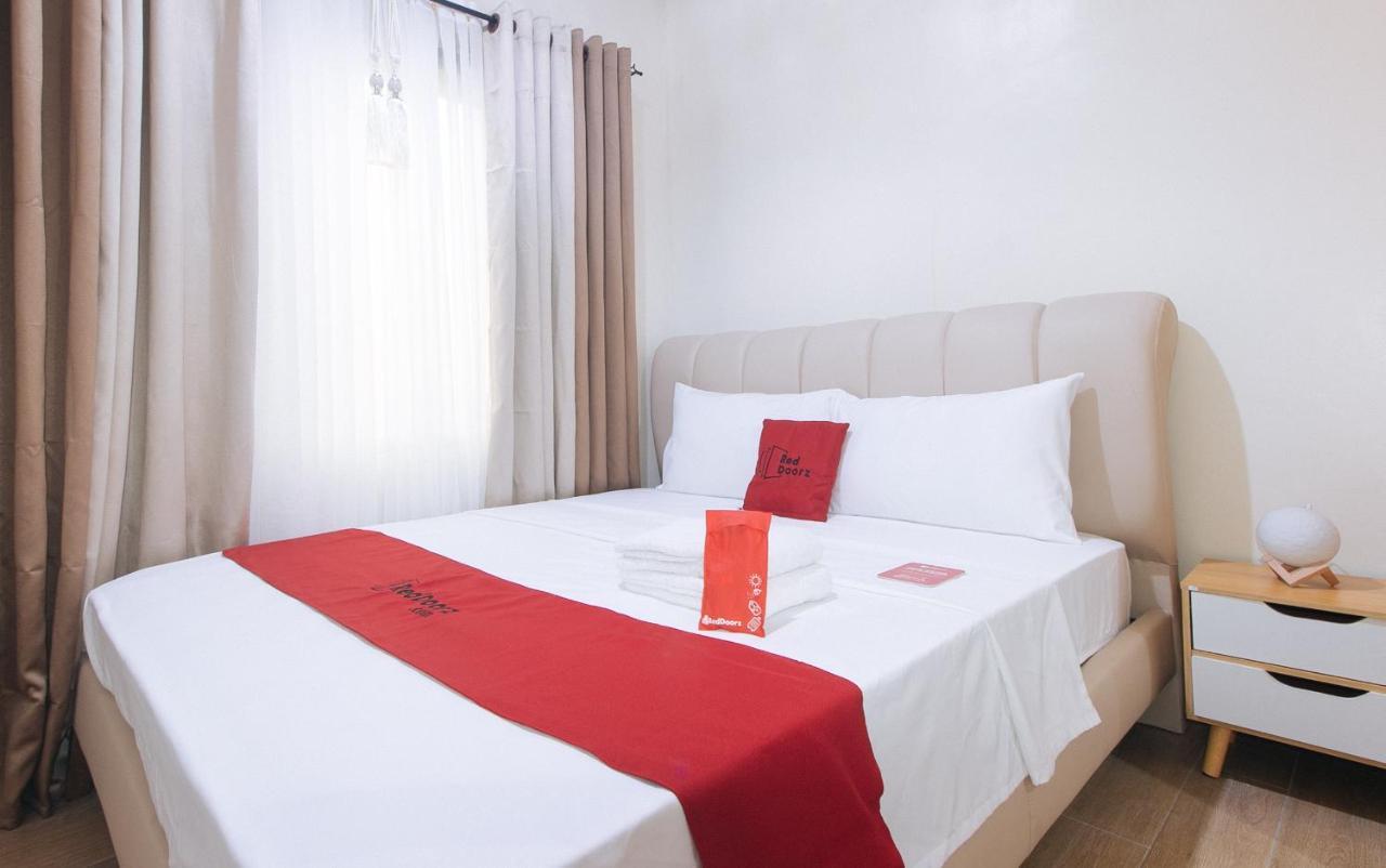 Reddoorz Plus @ Cuarto Verde Staycation Las Piñas Luaran gambar