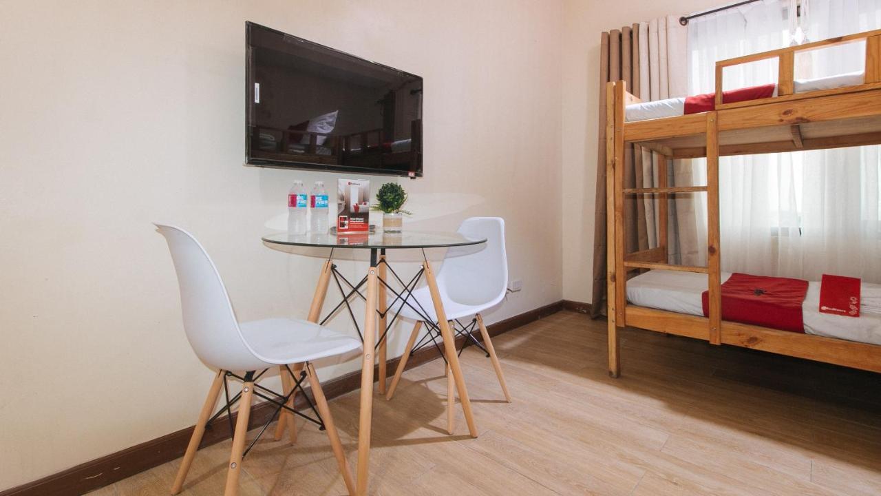 Reddoorz Plus @ Cuarto Verde Staycation Las Piñas Luaran gambar